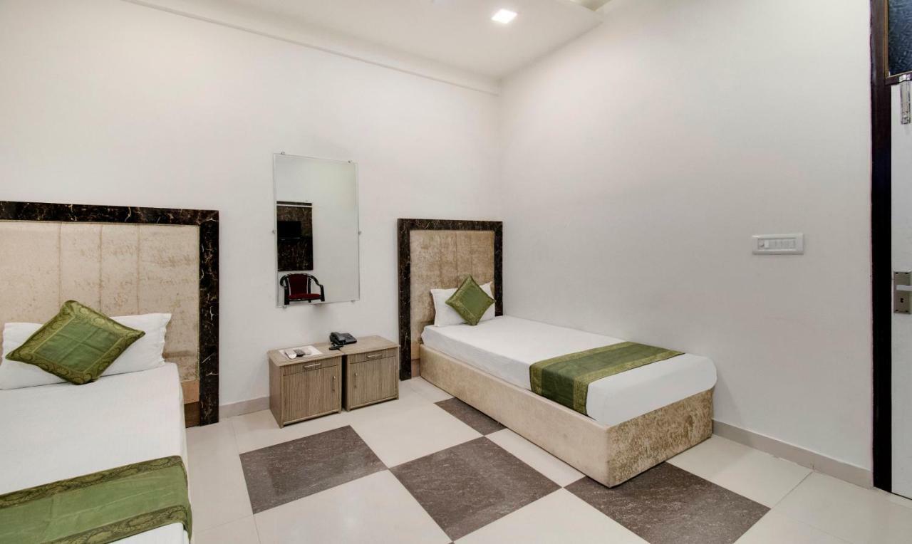 Itsy By Treebo - Royale Inn Meerut Esterno foto
